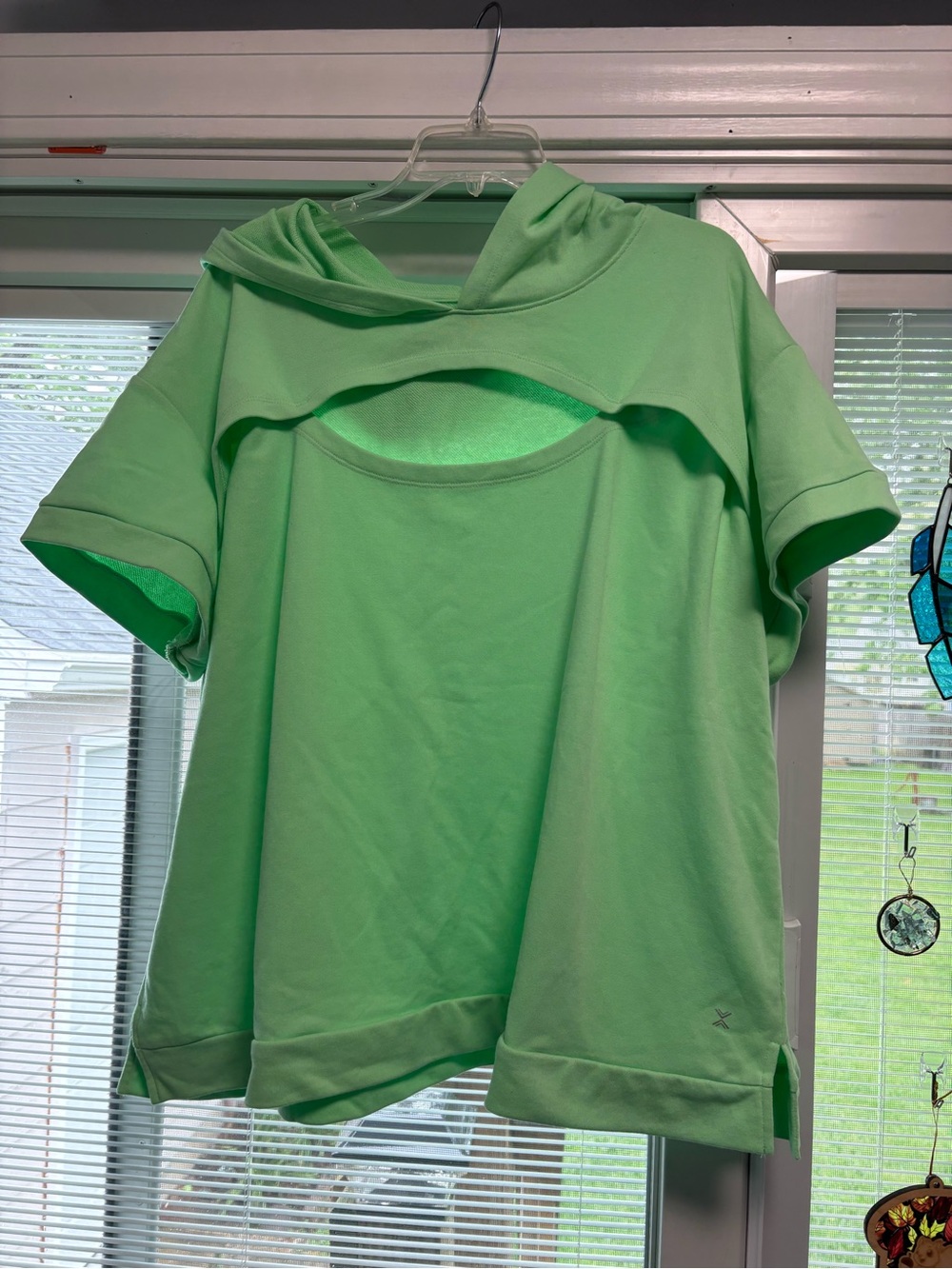 Xersion Mint Green Short Sleeve Hooded Cutout Top